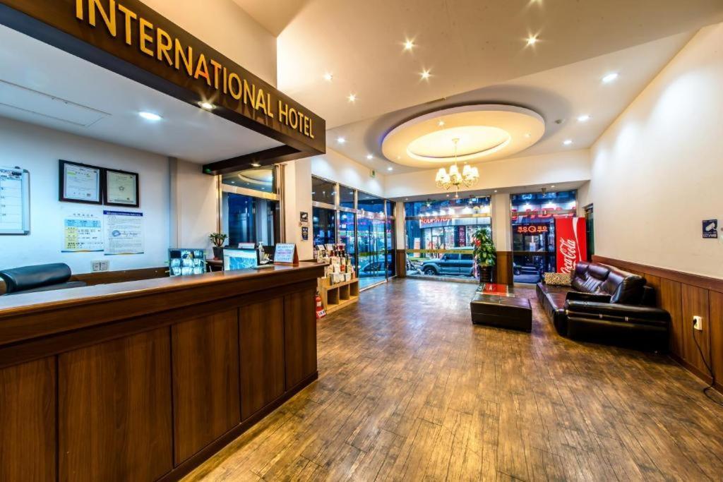 International Hotel Jeju Eksteriør billede